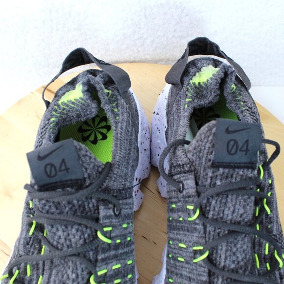 Nike Space Hippie 04 Running Shoe Sneaker Mens 10 Black Volt White CZ6398 010 - Picture 9 of 10